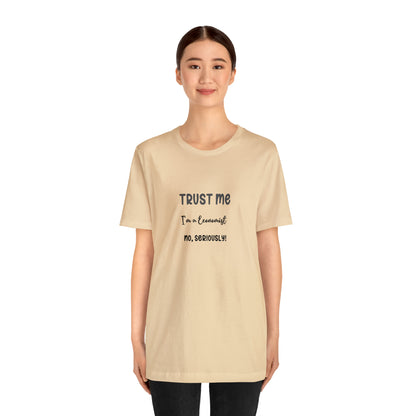 Trust Me Economist T-shirt | Men and women Clothing