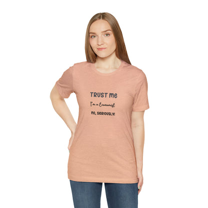 Trust Me Economist T-shirt | Men and women Clothing