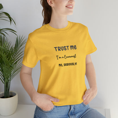 Trust Me Economist T-shirt | Men and women Clothing