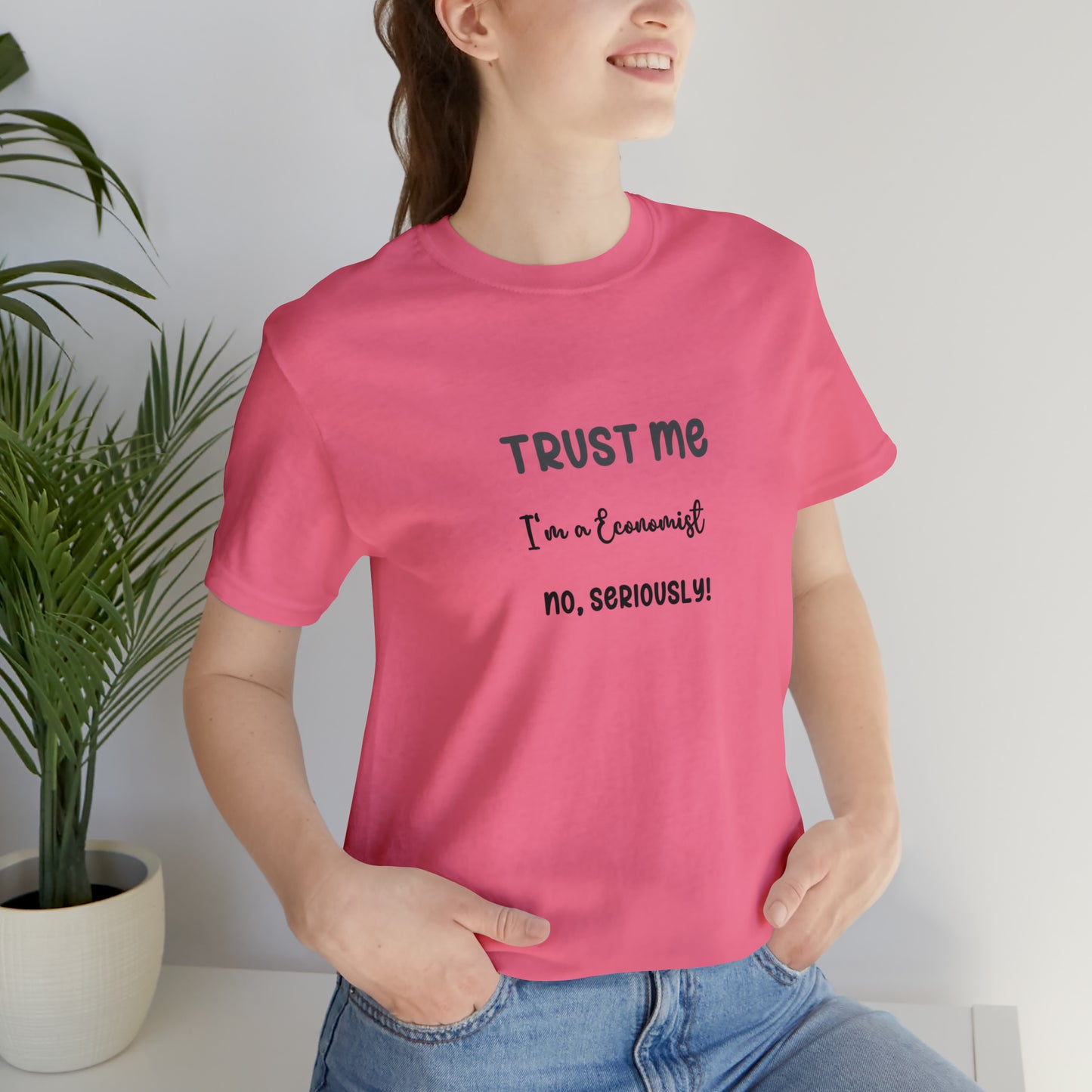 Trust Me Economist T-shirt | Men and women Clothing