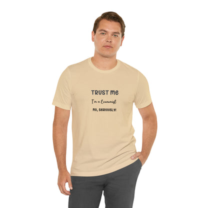 Trust Me Economist T-shirt | Men and women Clothing