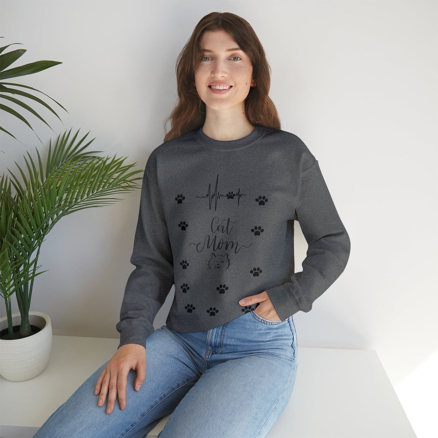 Cat Mom -Unisex Heavy Blend™ Crewneck Sweatshirt - Designs by Tom