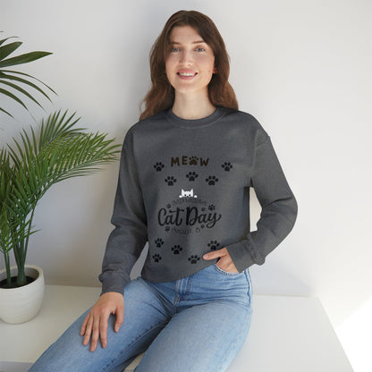 International cat day Unisex Heavy Blend™ Crewneck Sweatshirt - Designs by Tom