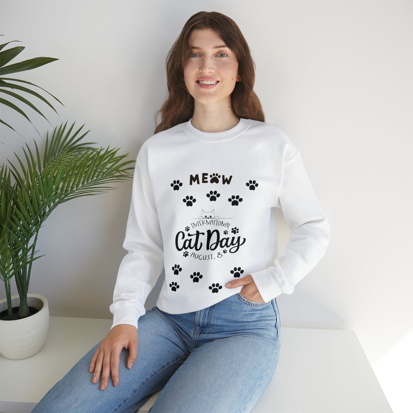 International cat day Unisex Heavy Blend™ Crewneck Sweatshirt - Designs by Tom